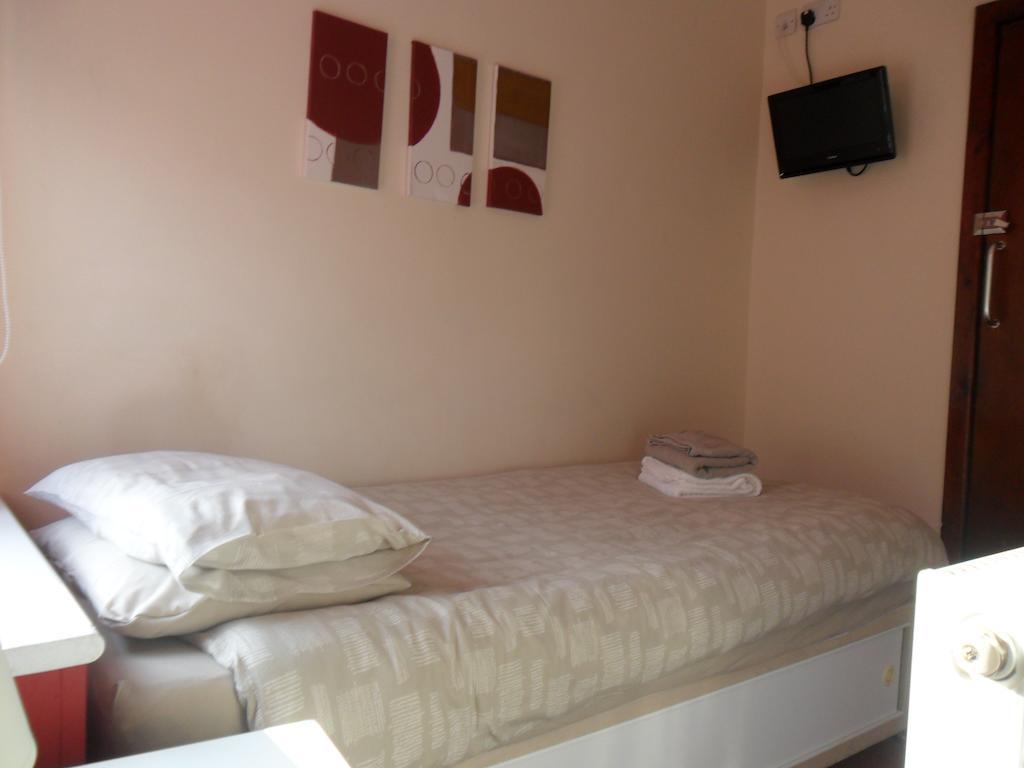 Oyo Main Top Hotel Widnes Chambre photo