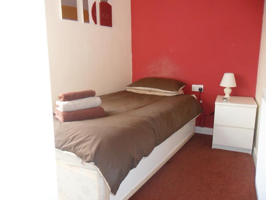 Oyo Main Top Hotel Widnes Chambre photo