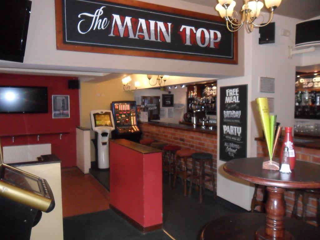 Oyo Main Top Hotel Widnes Extérieur photo