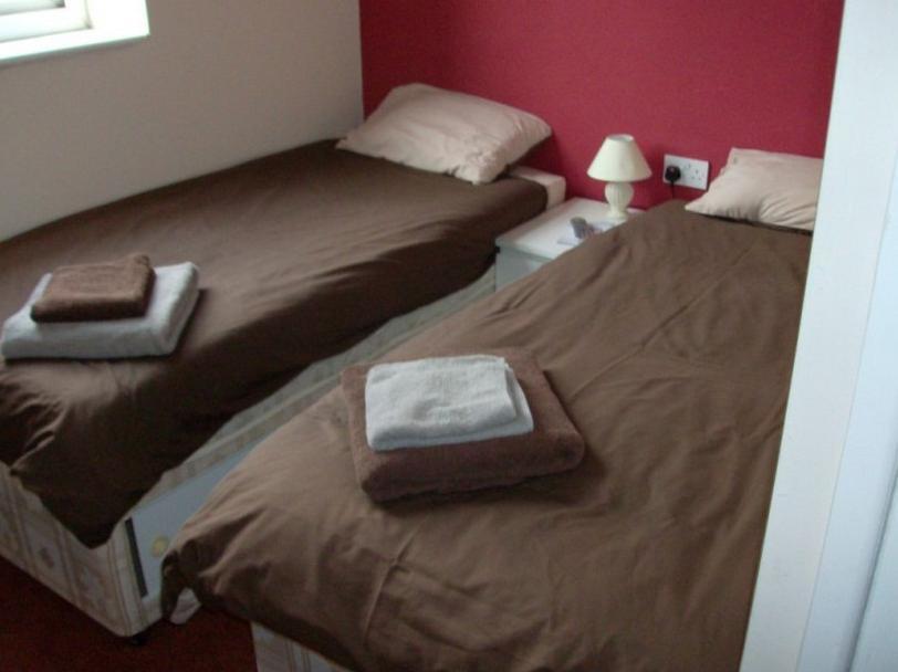 Oyo Main Top Hotel Widnes Extérieur photo