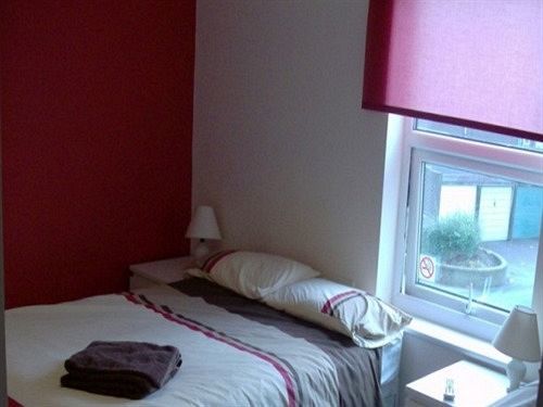 Oyo Main Top Hotel Widnes Extérieur photo